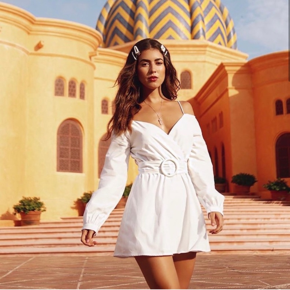 Super down Leila off the shoulder white dress